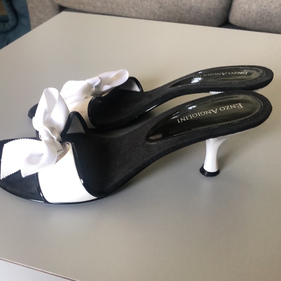 Enzo Angiolini white patent mules black trim with white ribbon bow. Size 8 1/2 - Picture 2 of 5